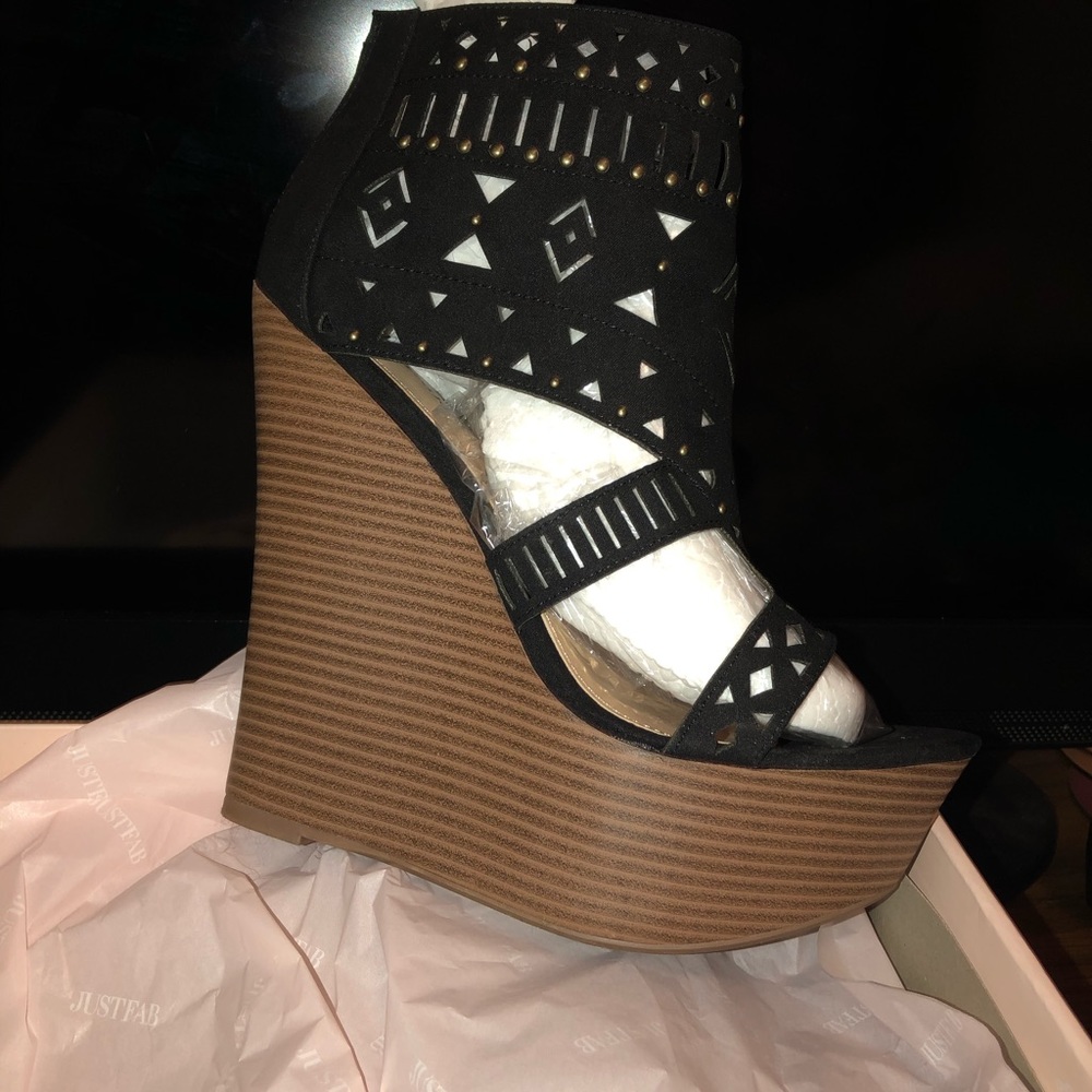 Cut It Out Sandals